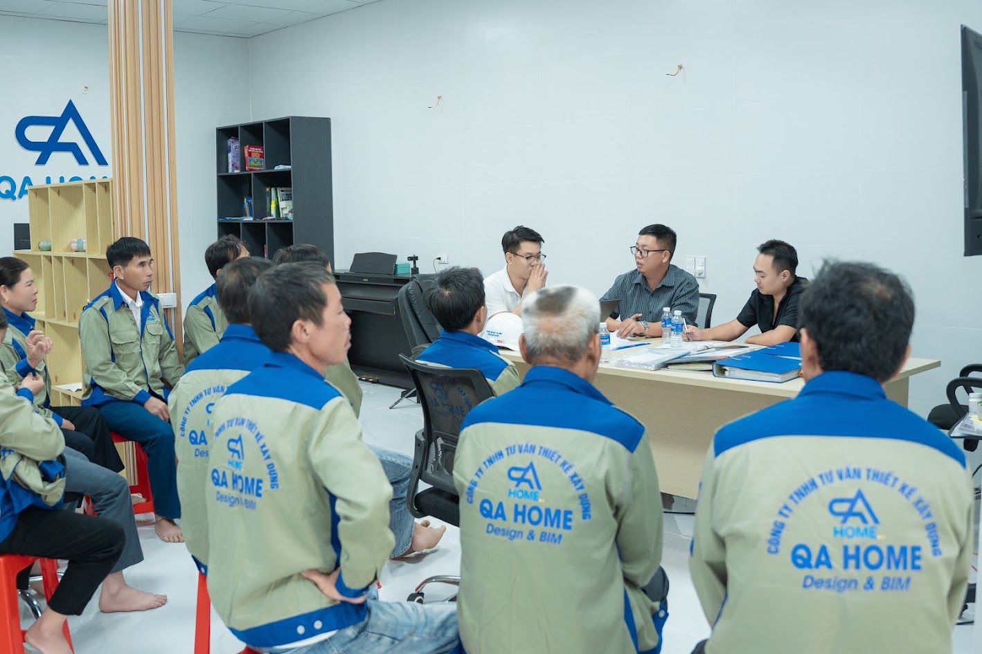 Đội ngũ kiến trúc sư QA Home thiết kế nhà cấp 4 mái Nhật hiện đại uy tín